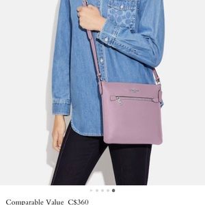 Coach crossbody bag. (Light pink)